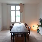 Et Jardin Pres Du *