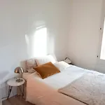 Et Jardin Pres Du *