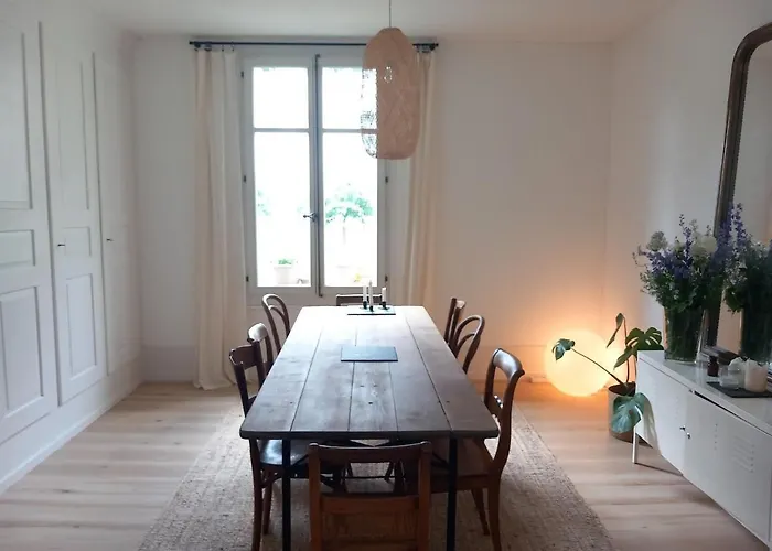 Et Jardin Pres Du *