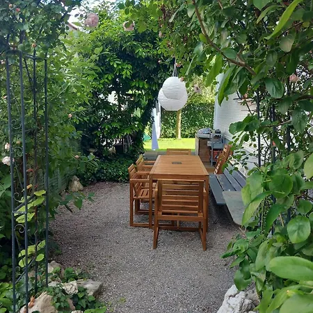 Et Jardin Pres Du * Nidau