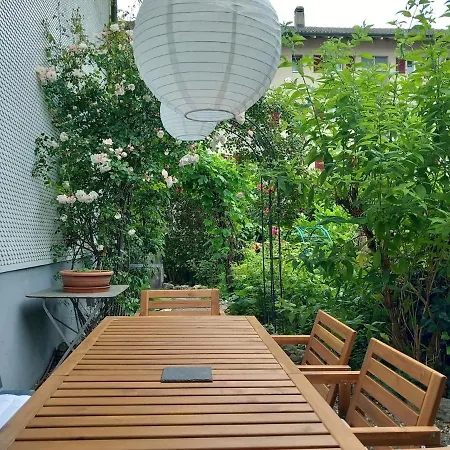 Et Jardin Pres Du Nidau